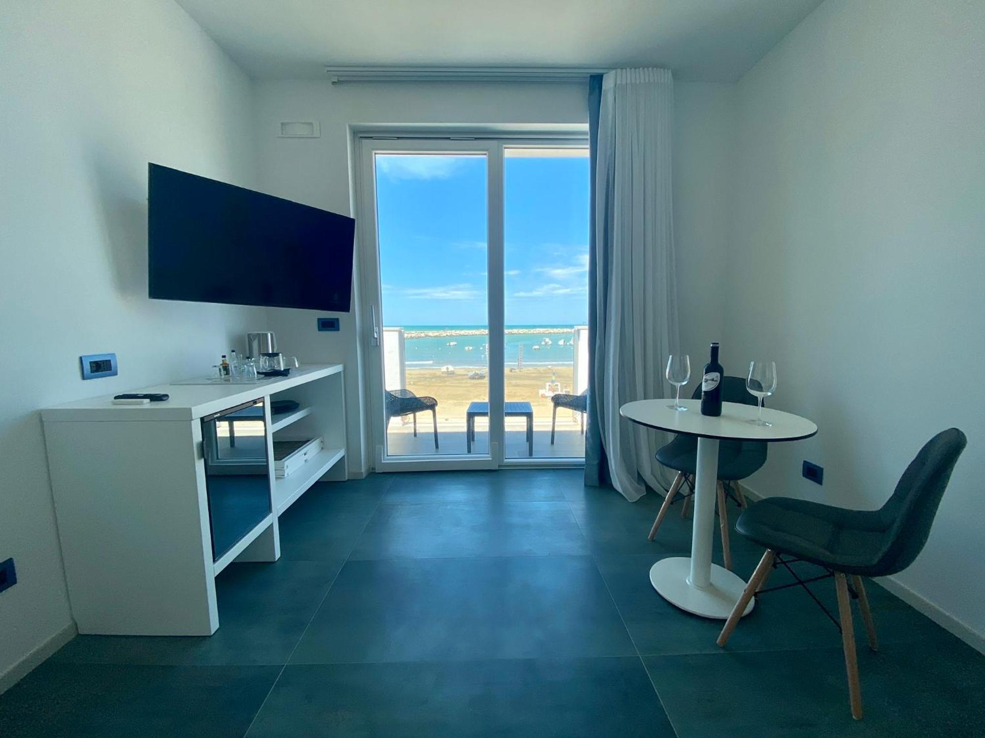 Marina Bay Beach Suites Peschici Dış mekan fotoğraf