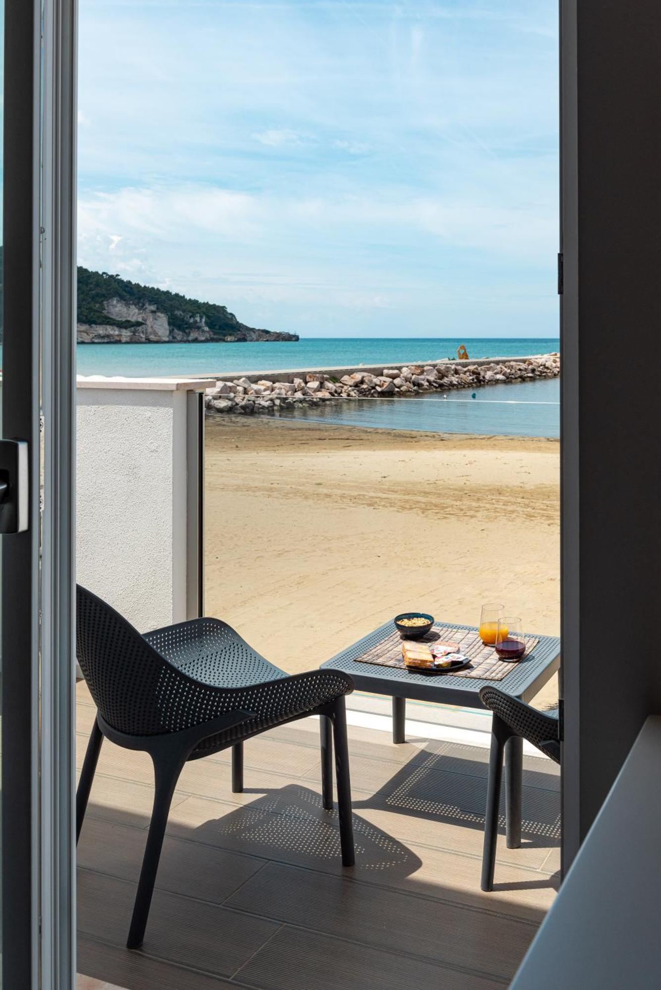 Marina Bay Beach Suites Peschici Dış mekan fotoğraf